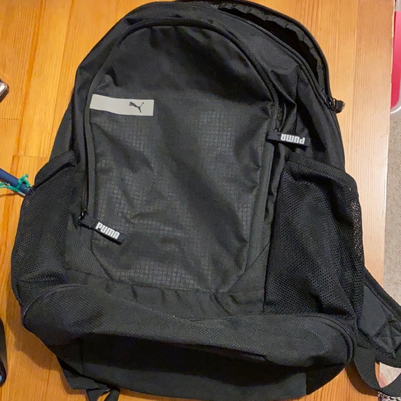 Puma backpack clean like new - Picture 1 of 6